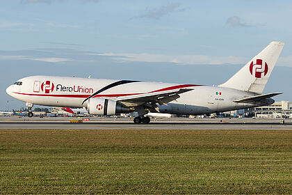 AeroUnion aircraft photo 8