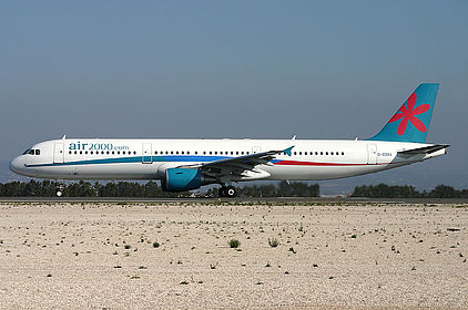 Air 2000 aircraft photo 3