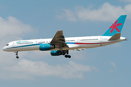 Air 2000 aircraft photo 7