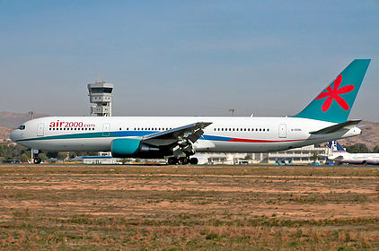 Air 2000 aircraft photo 9