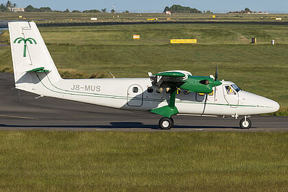 Air Adelphi aircraft photo 2