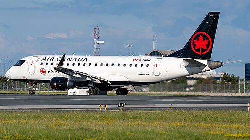 Air Canada Express aircraft photo 5