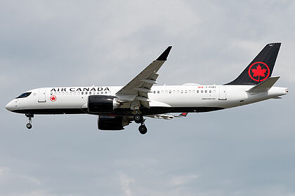 Air Canada aircraft photo 2