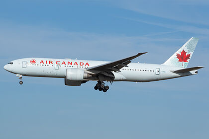 Air Canada aircraft photo 16