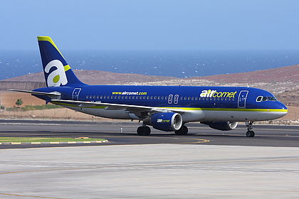 Air Comet aircraft photo 4