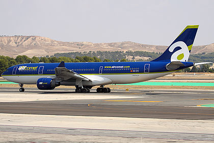 Air Comet aircraft photo 5