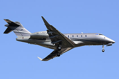 Air Corporate aircraft photo 2