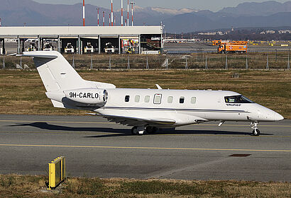 Air Corporate aircraft photo 3