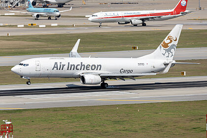 Air Incheon aircraft photo 4