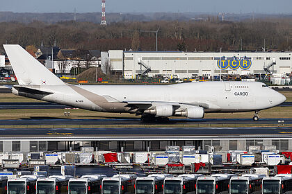 Air Incheon aircraft photo 5