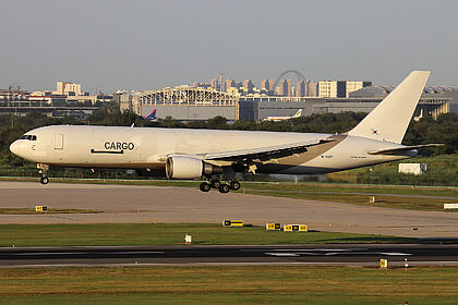 Air Incheon aircraft photo 8