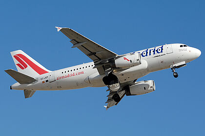 Air Madrid aircraft photo 4
