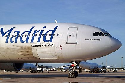 Air Madrid aircraft photo 8