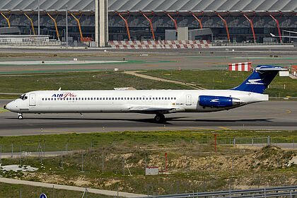 Air Plus Comet aircraft photo 9