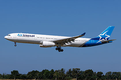 Air Transat aircraft photo 8