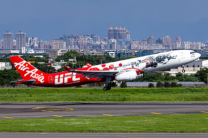 AirAsia X aircraft photo 4