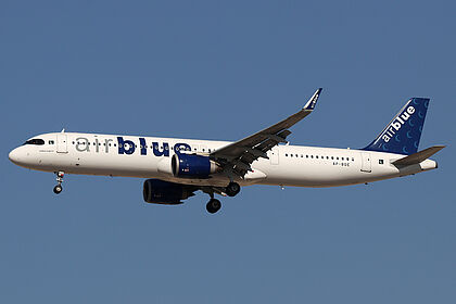 AirBlue aircraft photo 6