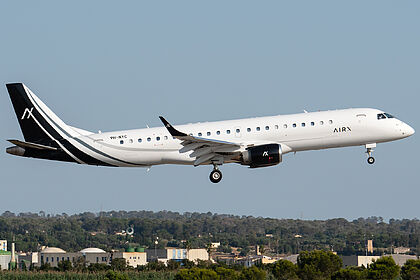 AirX Charter aircraft photo 7