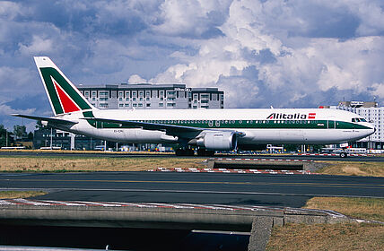 Alitalia Team aircraft photo 7