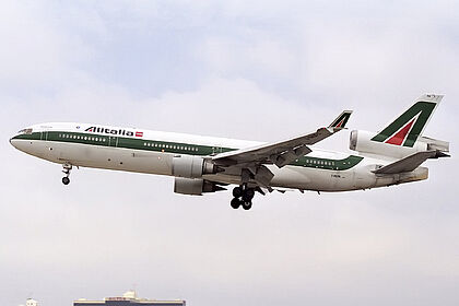 Alitalia Team aircraft photo 10