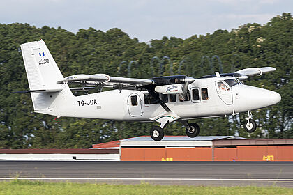 ARM Aviación aircraft photo 2