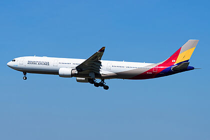 Asiana Airlines aircraft photo 6