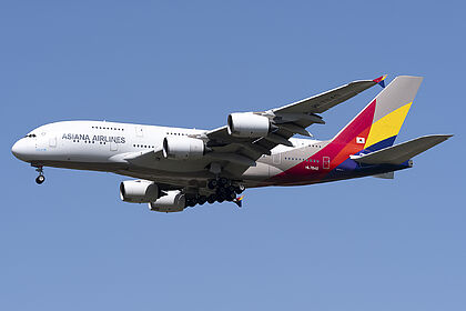 Asiana Airlines aircraft photo 10