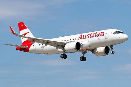 Austrian Airlines aircraft photo 4