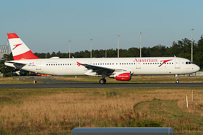 Austrian Airlines aircraft photo 5