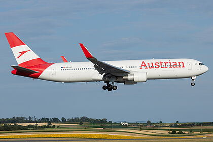 Austrian Airlines aircraft photo 10