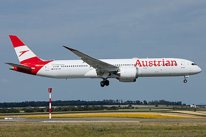 Austrian Airlines aircraft photo 14