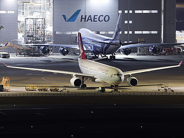 Cathay Dragon aircraft photo 6