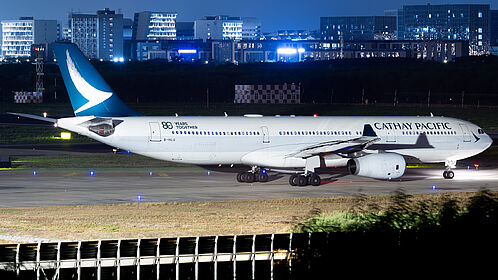Cathay Pacific aircraft photo 3