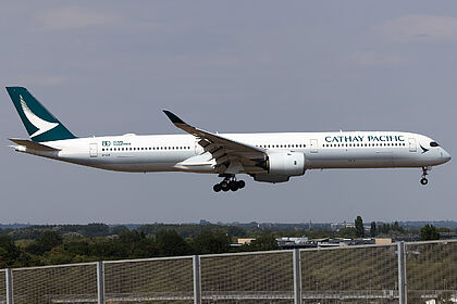 Cathay Pacific aircraft photo 7