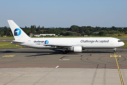 Challenge Airlines IL aircraft photo 3