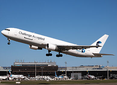 Challenge Airlines IL aircraft photo 4