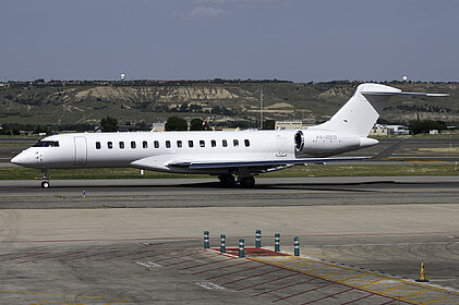 Comlux Aruba aircraft photo 5