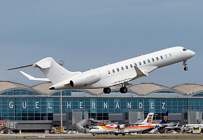 Comlux Aruba aircraft photo 6