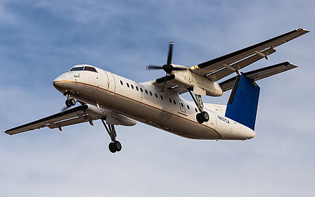 CommutAir aircraft photo 2