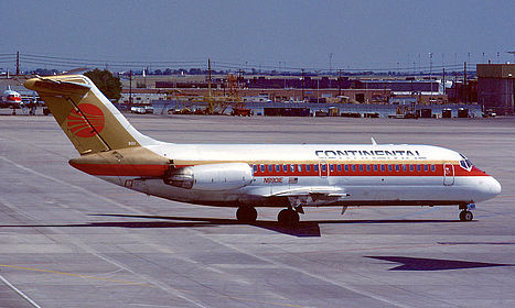 Continental Airlines aircraft photo 33