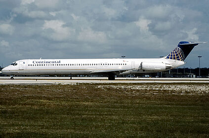 Continental Airlines aircraft photo 44