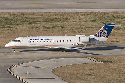 Continental Express aircraft photo 3