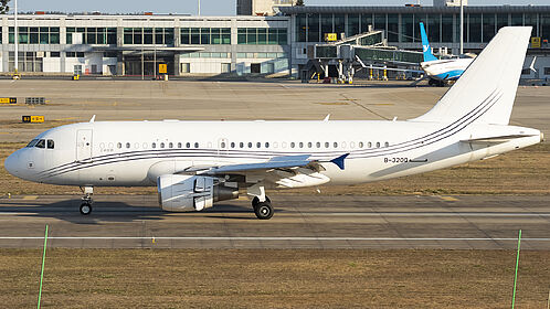 Deer Jet Shanghai aircraft