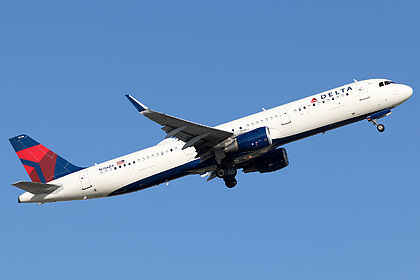 Delta Air Lines aircraft photo 9