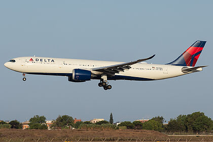 Delta Air Lines aircraft photo 17
