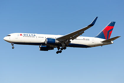 Delta Air Lines aircraft photo 32