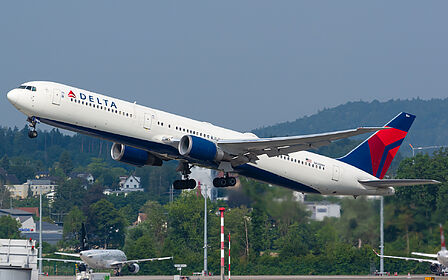 Delta Air Lines aircraft photo 33