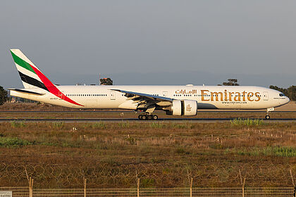 Emirates aircraft photo 7