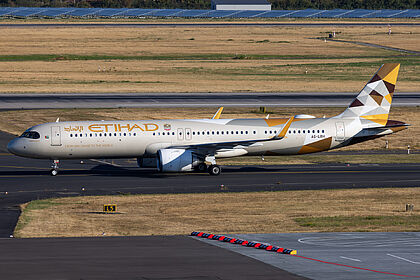 Etihad Airways aircraft photo 8