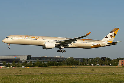 Etihad Airways aircraft photo 9